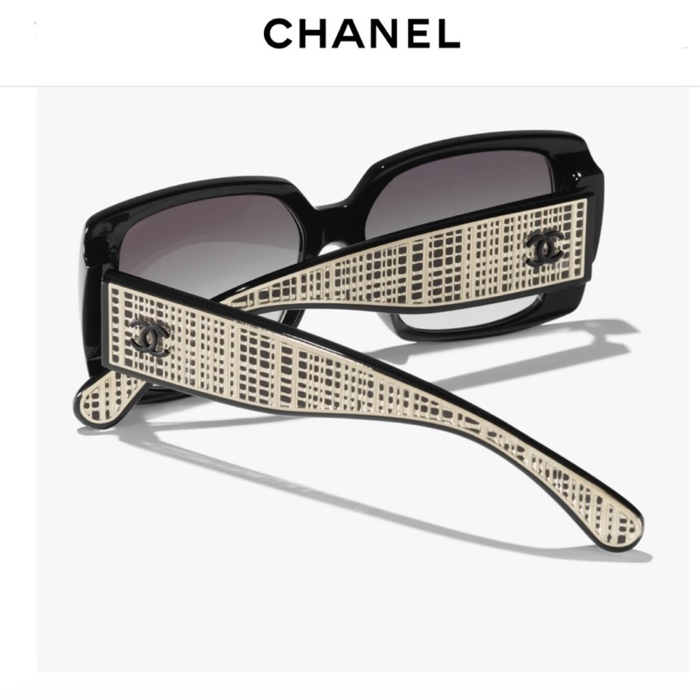COPY - CHANEL Black Oversized Sunglasses with Tinted Lenses and Distinctive Tem…